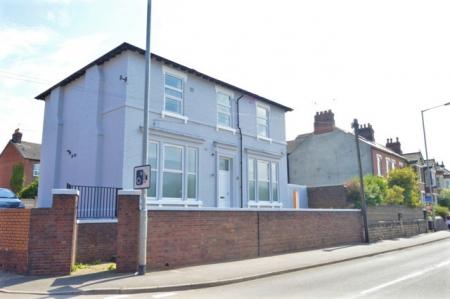 Flat London Road in Newcastle-under-Lyme