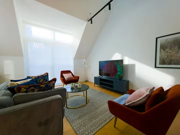 Flat Orchard Place in Greater London