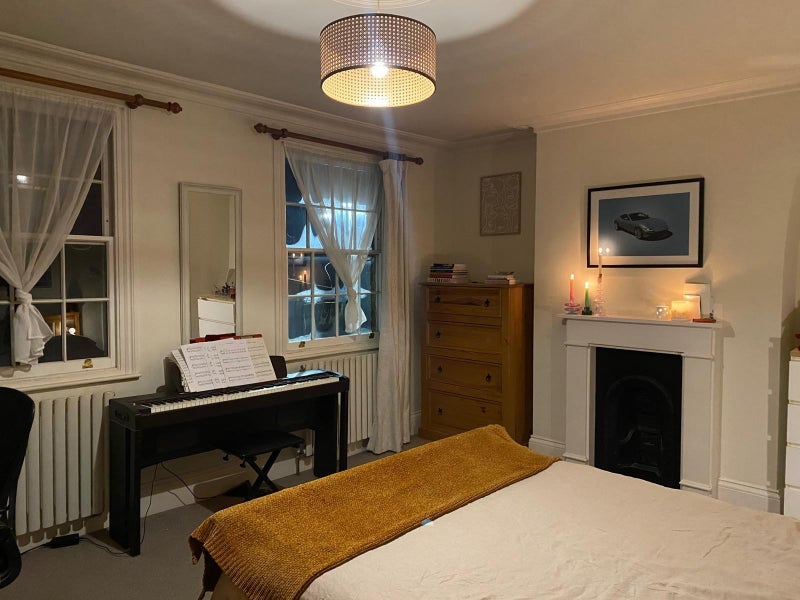 Room Grove Road in Windsor
