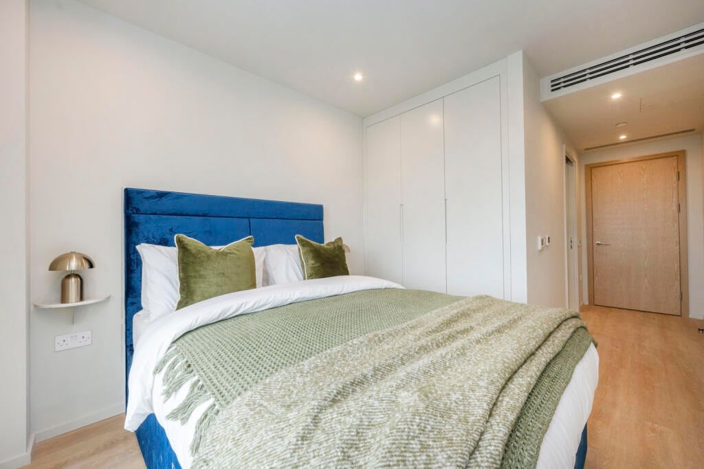 Flat Selsdon Way in Greater London