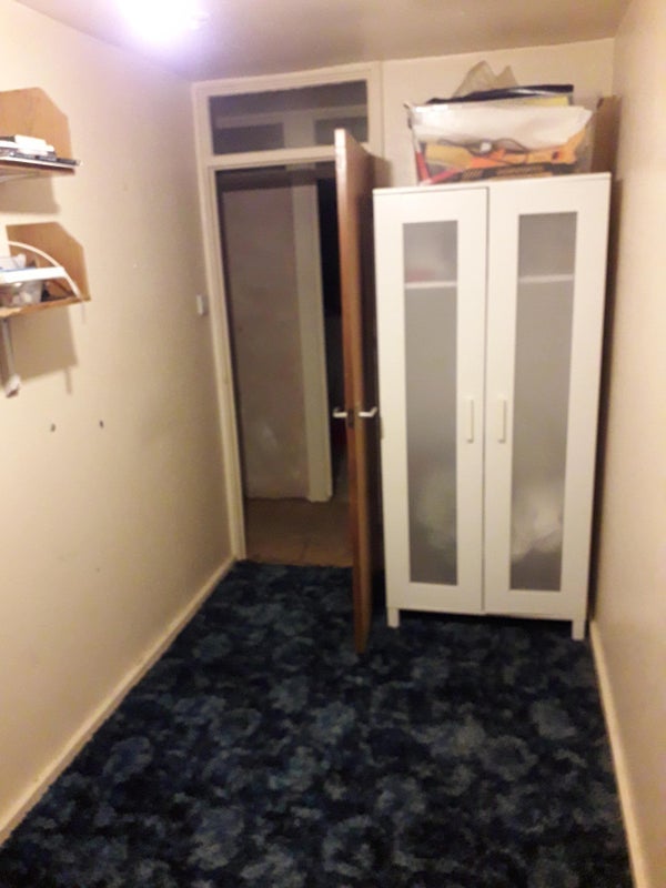 Room Hoyle Court Avenue in Bradford
