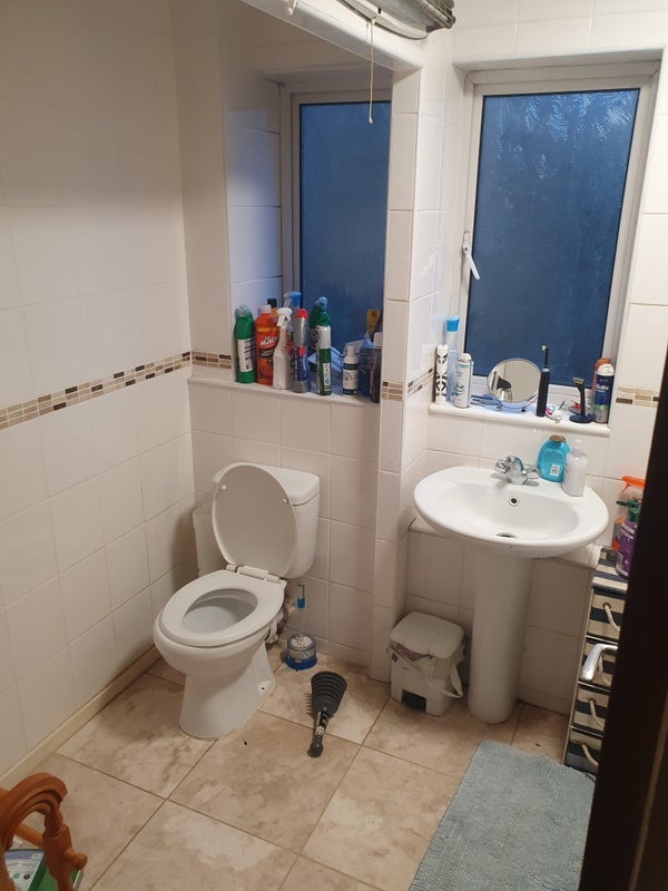 Room Hoyle Court Avenue in Bradford