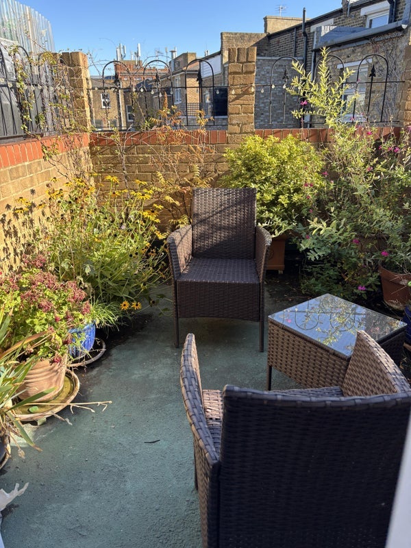 Room Offley Road in Greater London