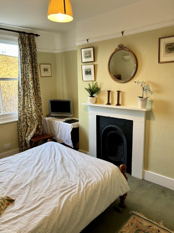 Room Offley Road in Greater London