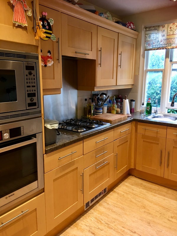 Room Offley Road in Greater London