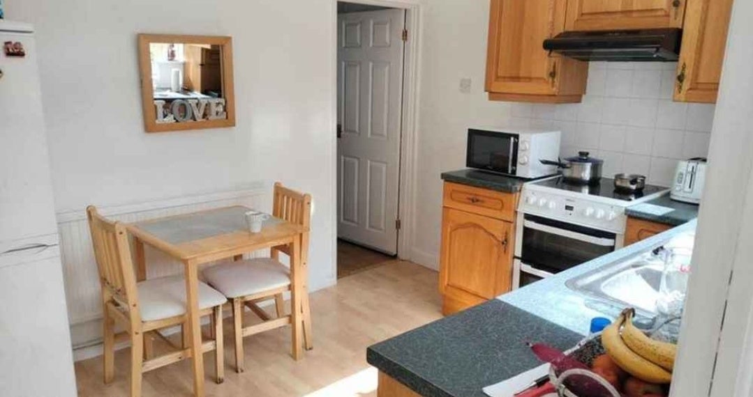 Room Calbourne Avenue in Greater London
