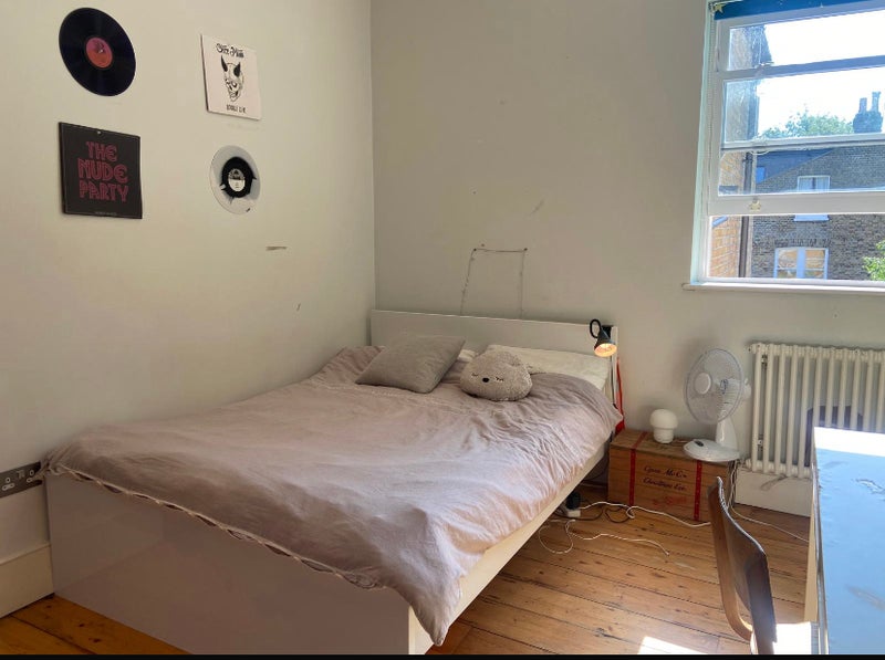 Room Arodene Road in Greater London