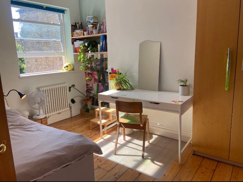 Room Arodene Road in Greater London