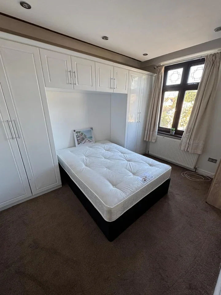 Room Perth Road in Greater London