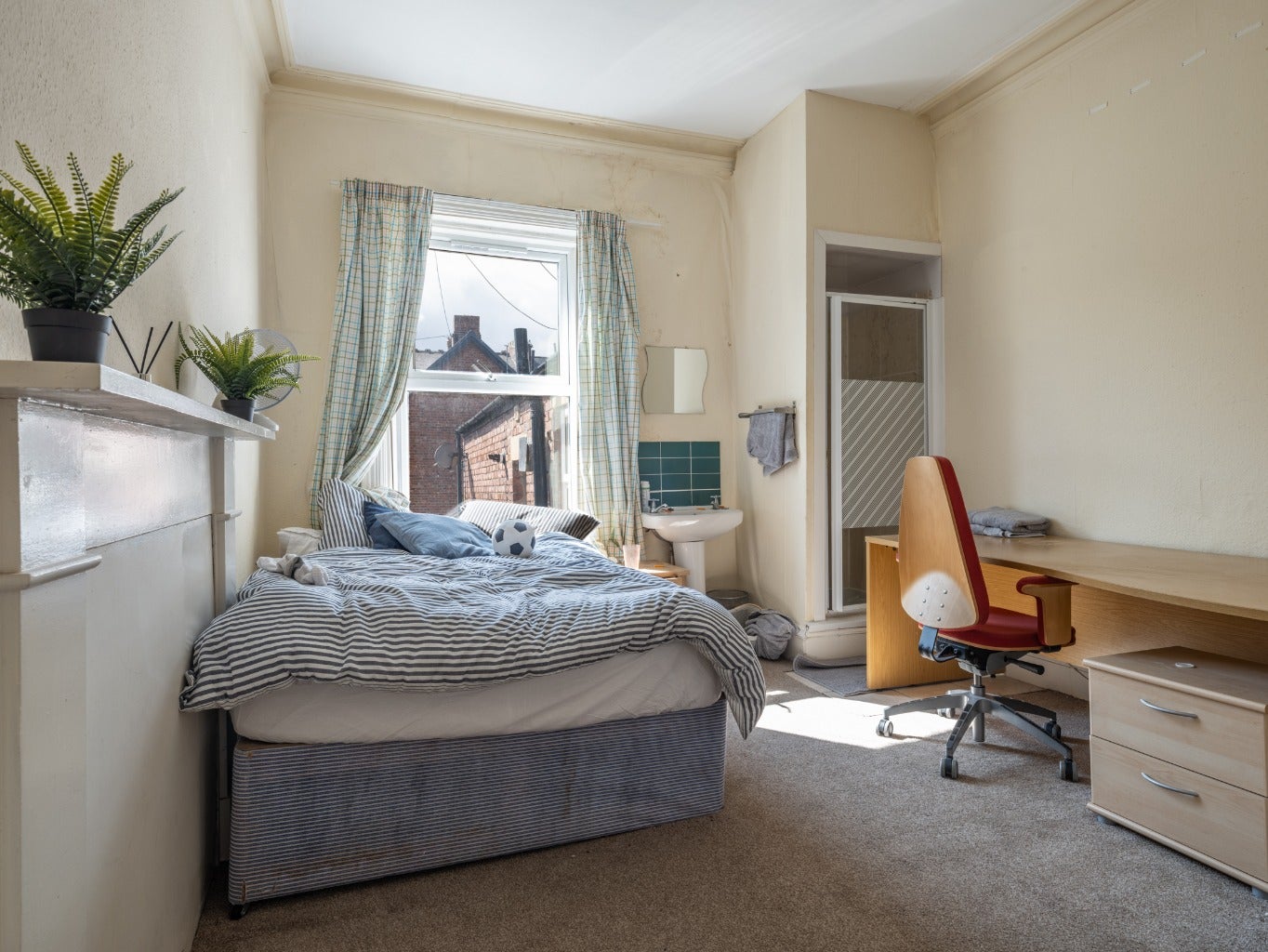Room Queens Road in Newcastle upon Tyne