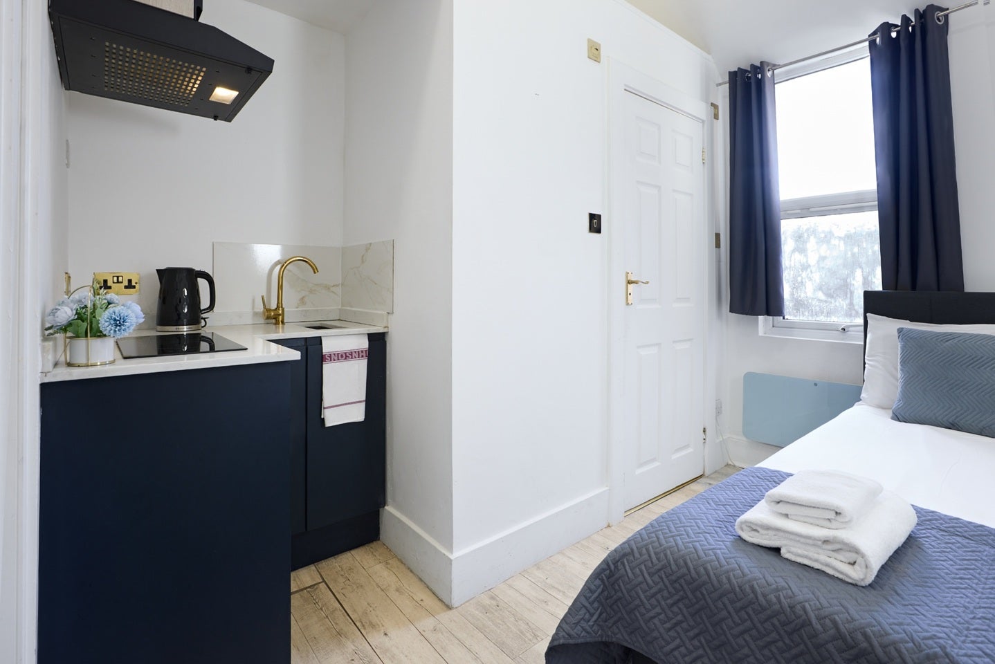 Flat Dray Walk in Greater London