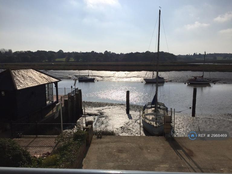 Flat Bath Street in Colchester