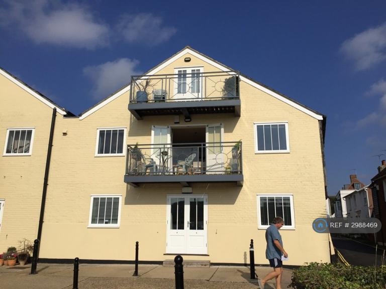 Flat Bath Street in Colchester