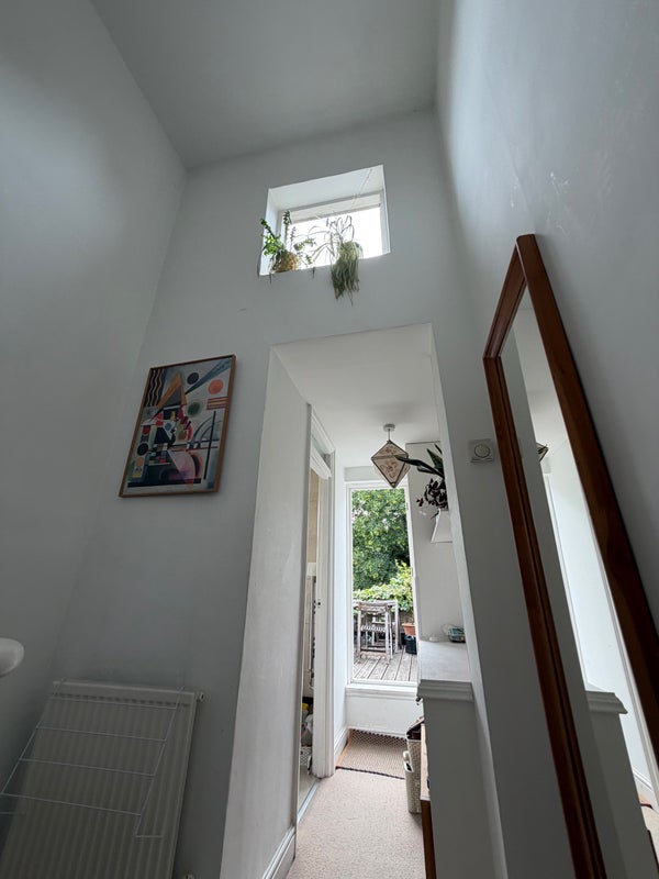 Flat Ambler Road in Greater London