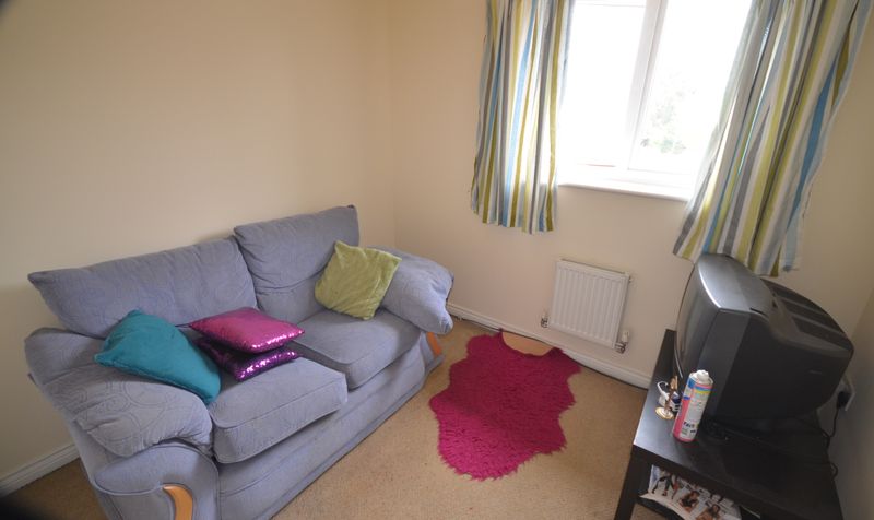 Room Sandycroft Avenue in Manchester