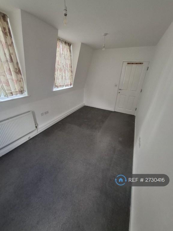 Flat Walpole Place in Greater London