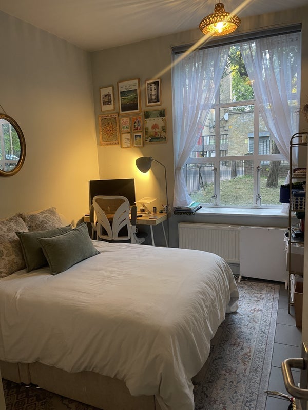 Flat Britannia Row in Greater London