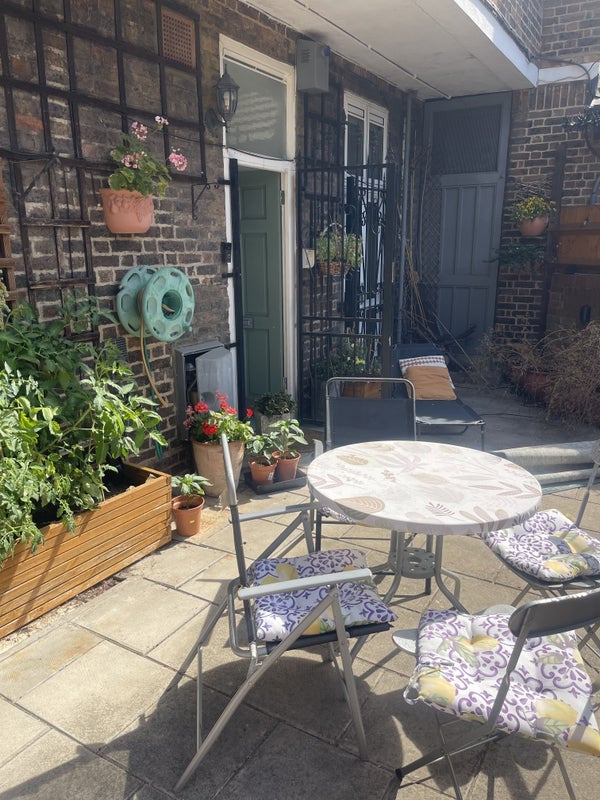 Flat Britannia Row in Greater London