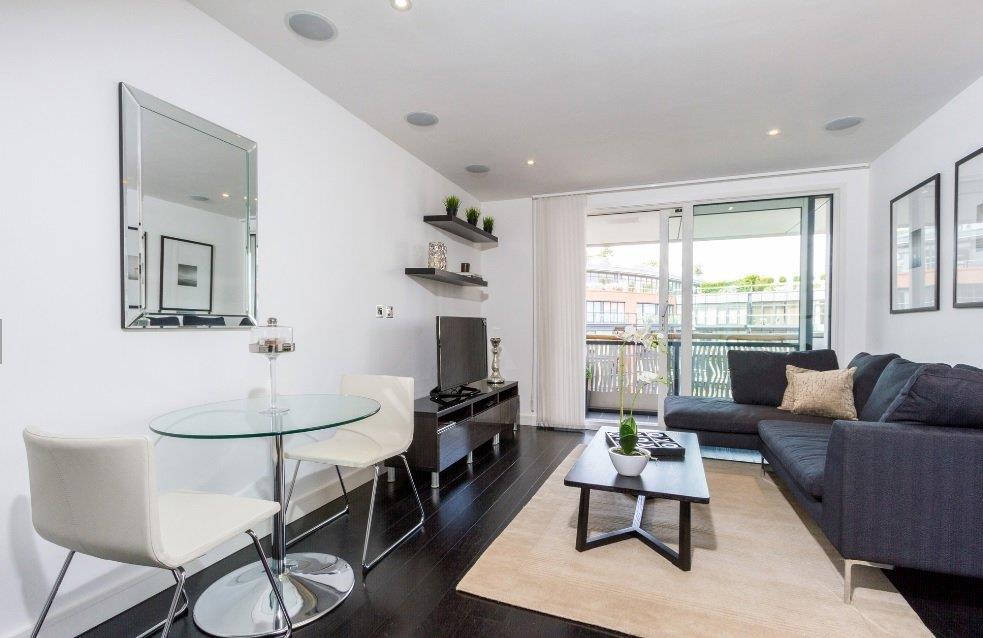 Flat Gatliff Road in City of Westminster