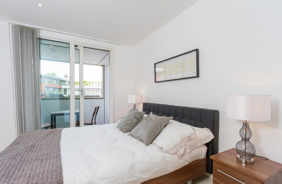 Flat Gatliff Road in City of Westminster