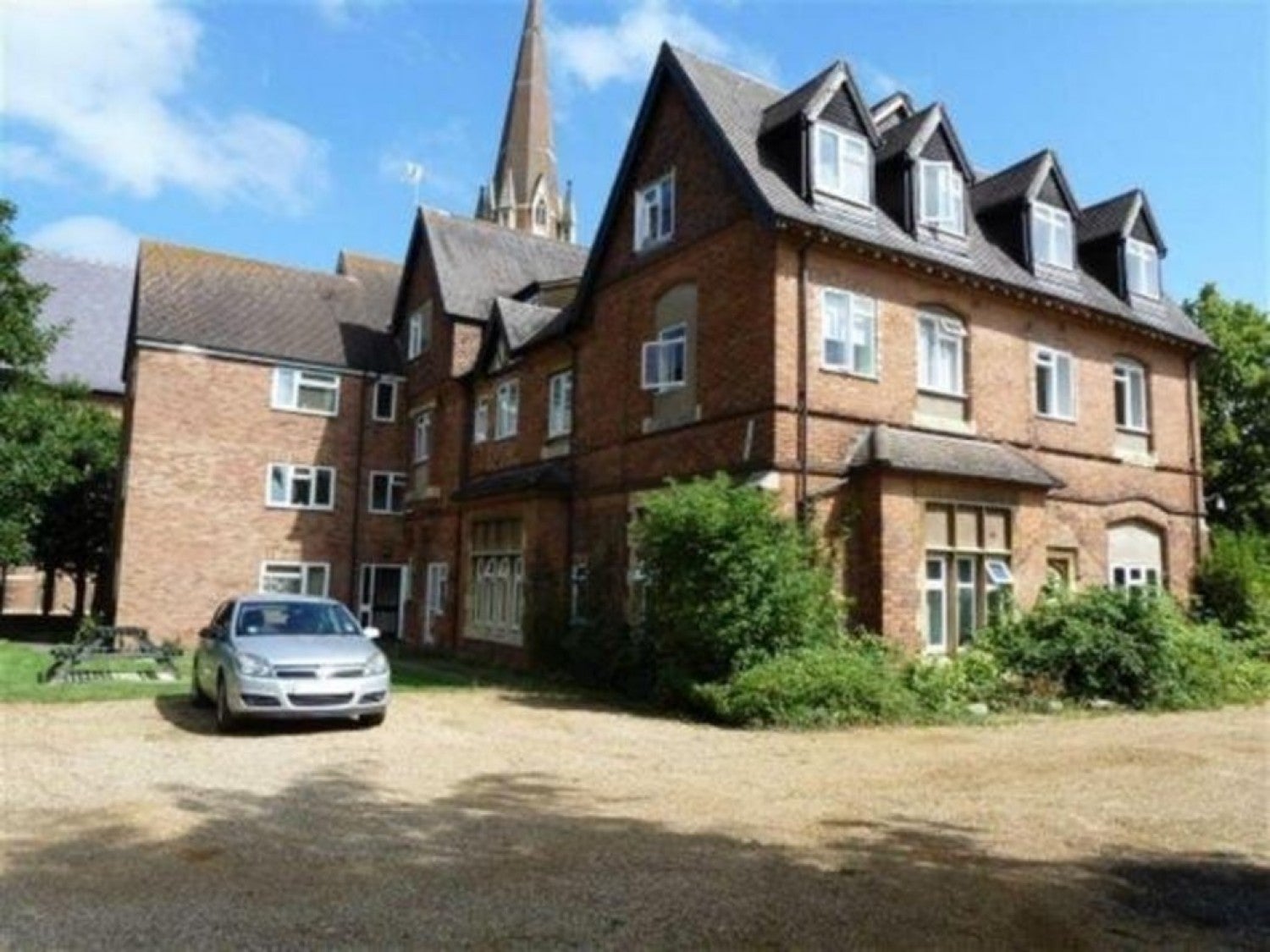 Flat St Helen's Road in Royal Leamington Spa