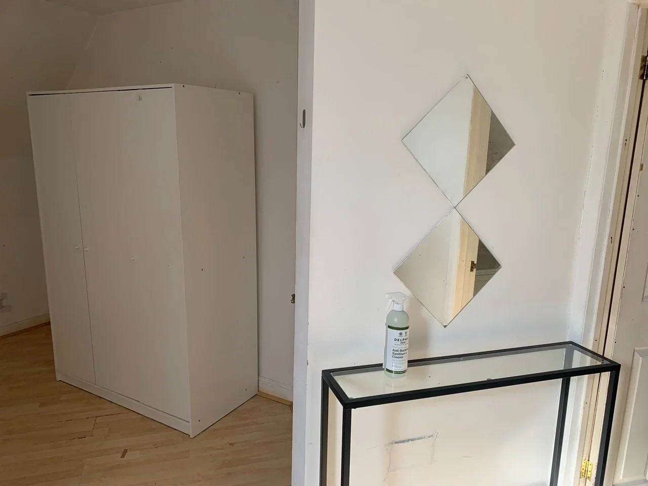Room Rayners Lane in Greater London