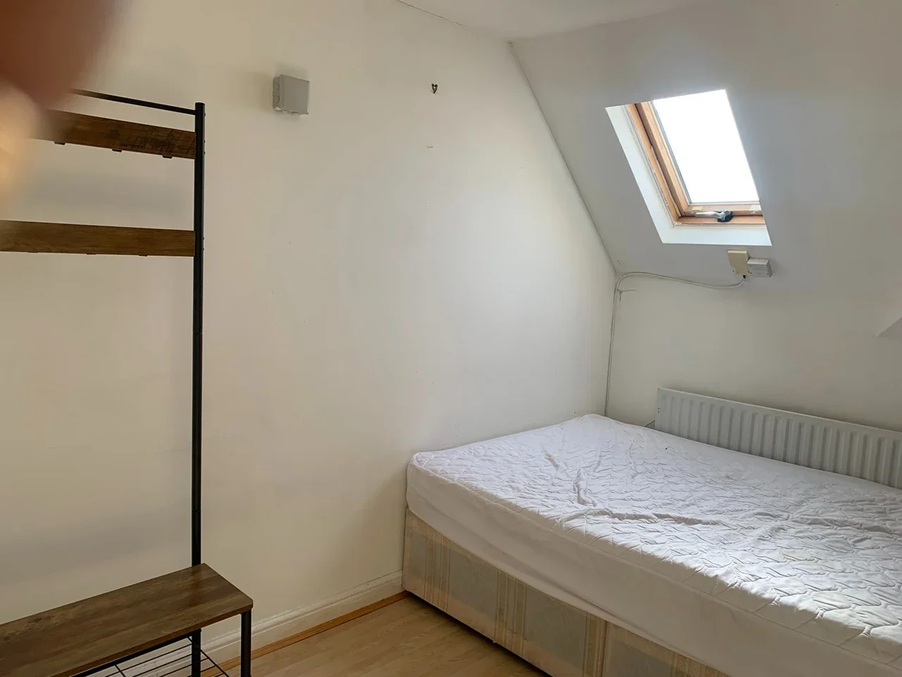 Room Rayners Lane in Greater London