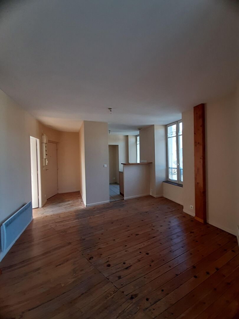 Appartement Rue de l'Église à Ussel