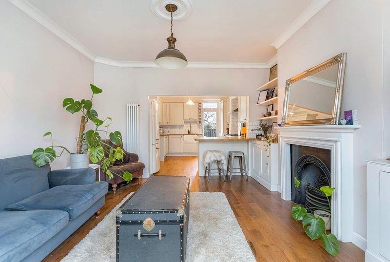 Room Chalfont Road in Greater London