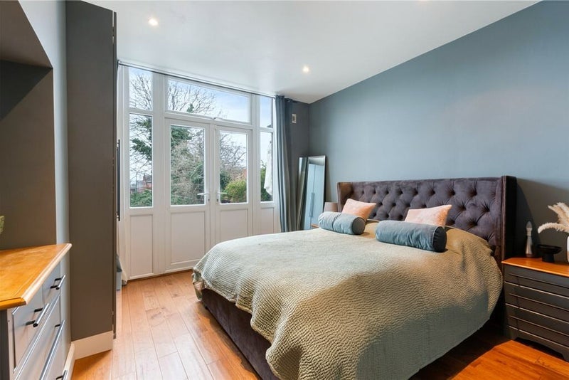 Room Chalfont Road in Greater London