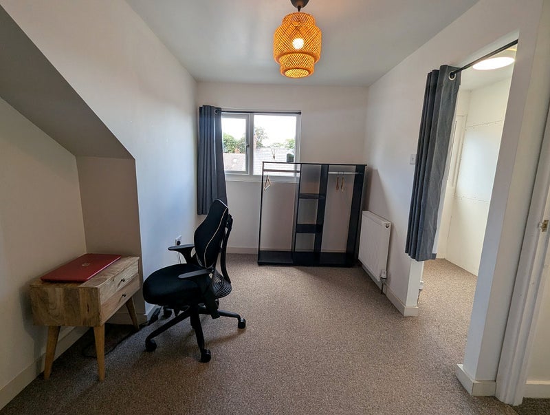 Room Hendon Road in Liverpool