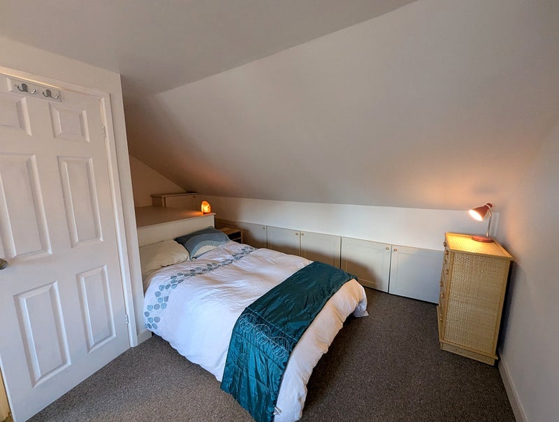 Room Hendon Road in Liverpool