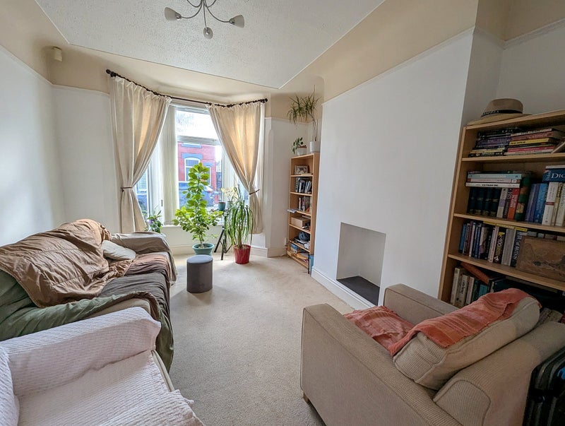 Room Hendon Road in Liverpool