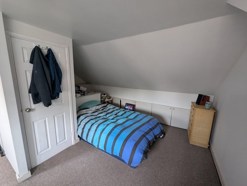 Room Hendon Road in Liverpool