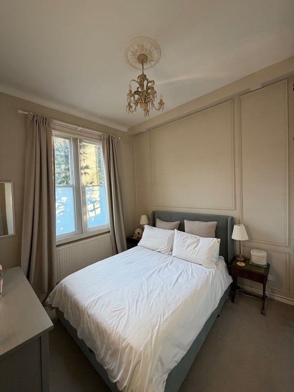 Flat Trinity Road in Greater London