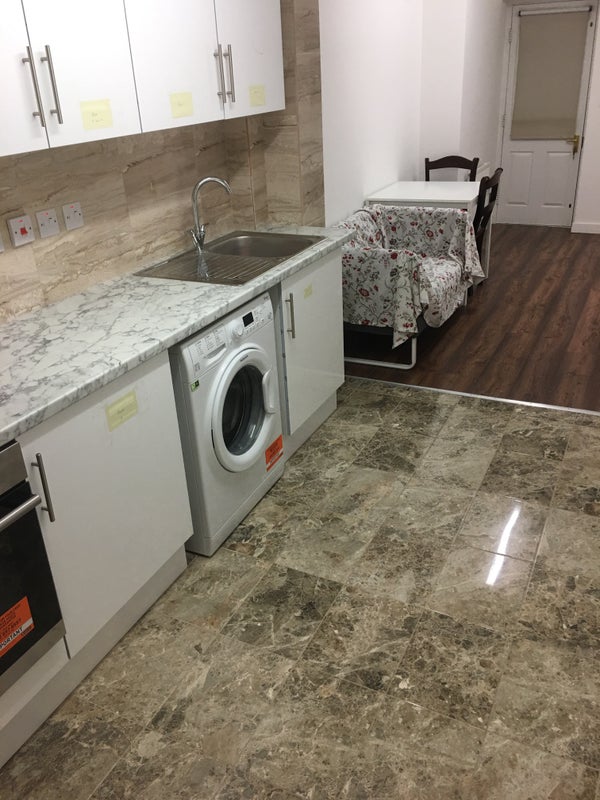 Room Gilmore Road in Greater London