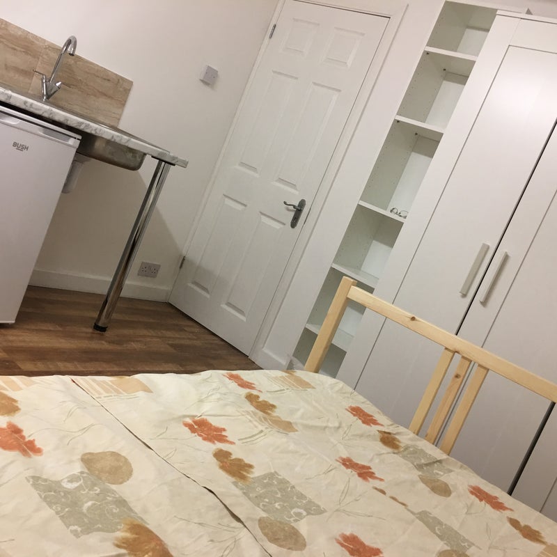 Room Gilmore Road in Greater London