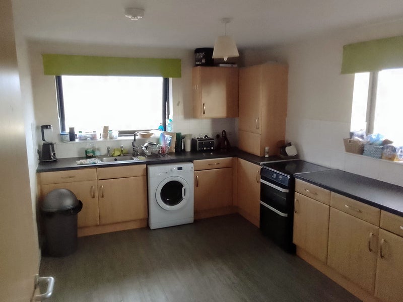 Room Gartcraig Road in Glasgow
