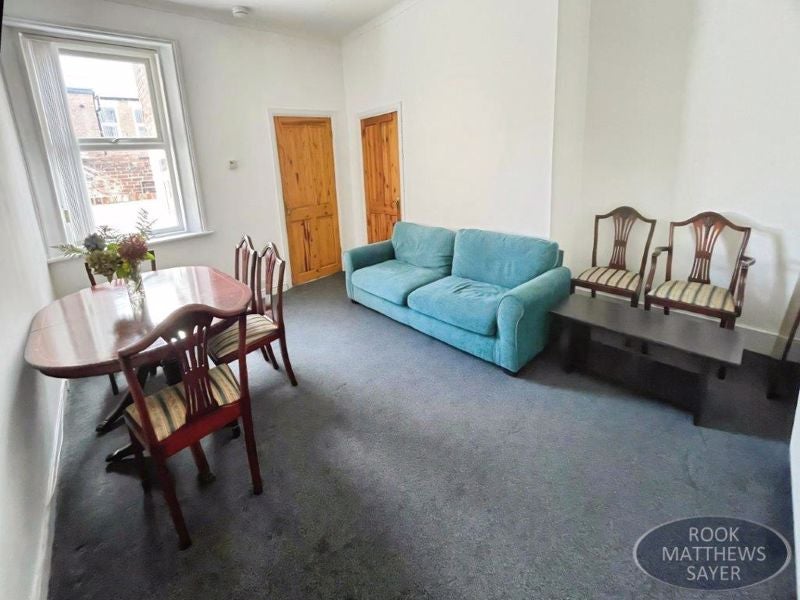 Flat Kelvin Grove in Newcastle upon Tyne