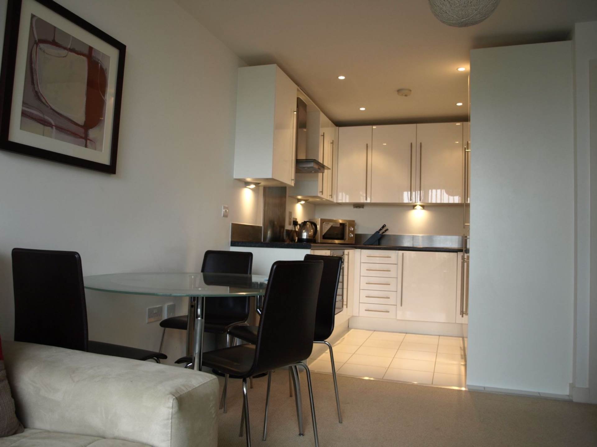 Flat Hallsville Road in Greater London