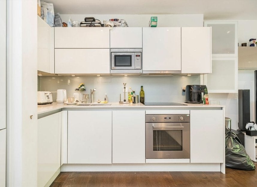 Flat Paton Street in Greater London