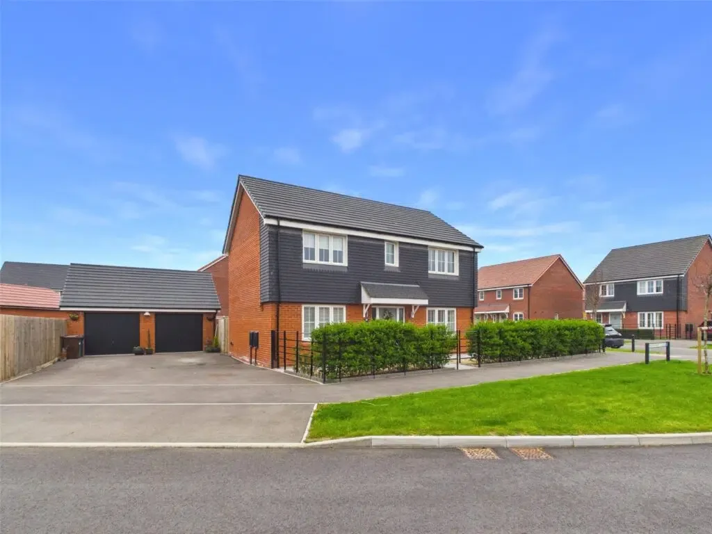 House Warrener Close in Tewkesbury