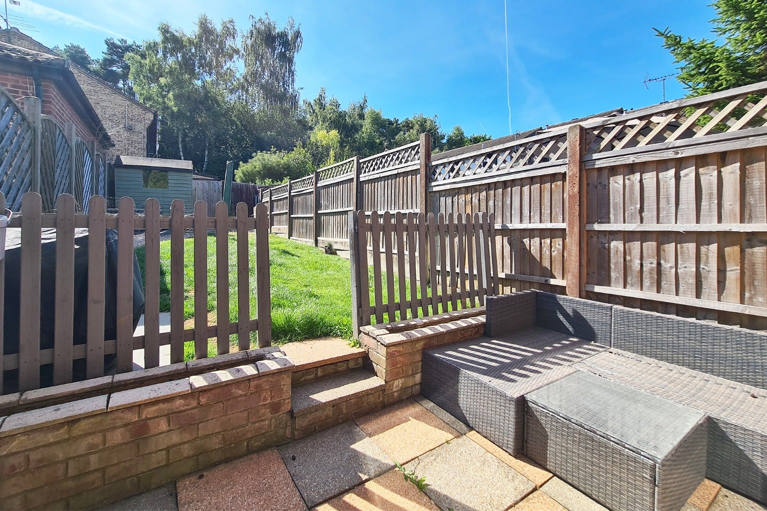 House Chisbury Close in Winkfield