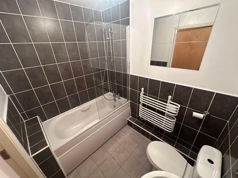 Flat Applewood Grove in Halewood