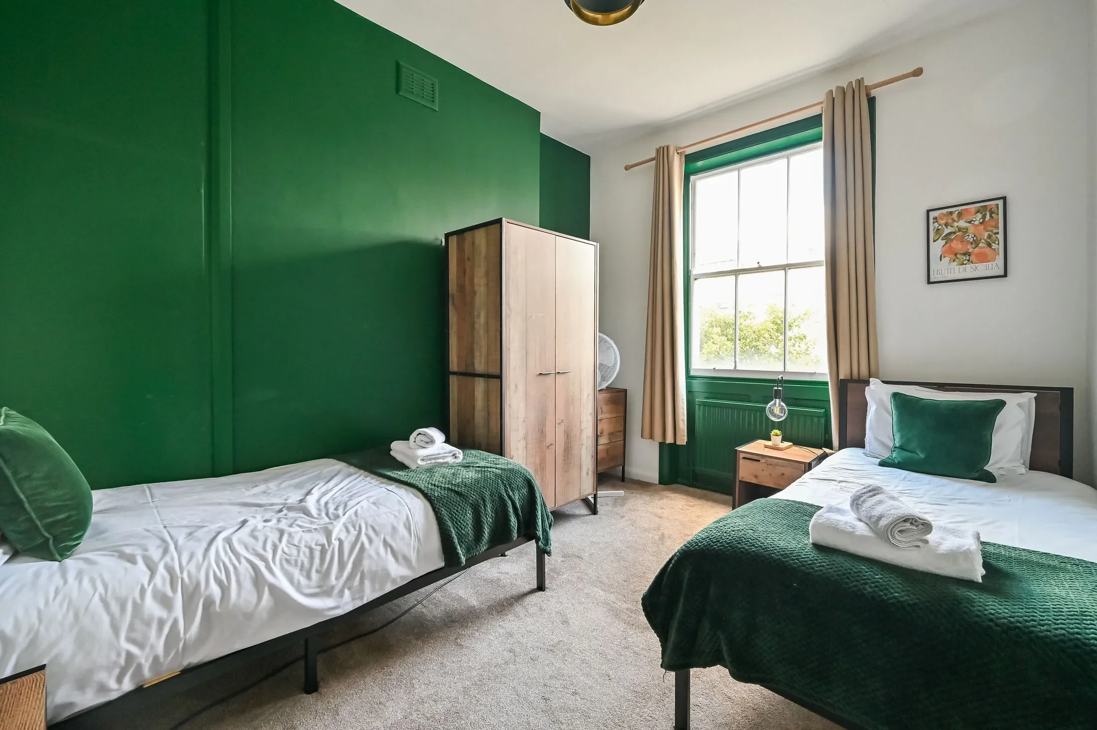 Flat Swinton Street in Greater London