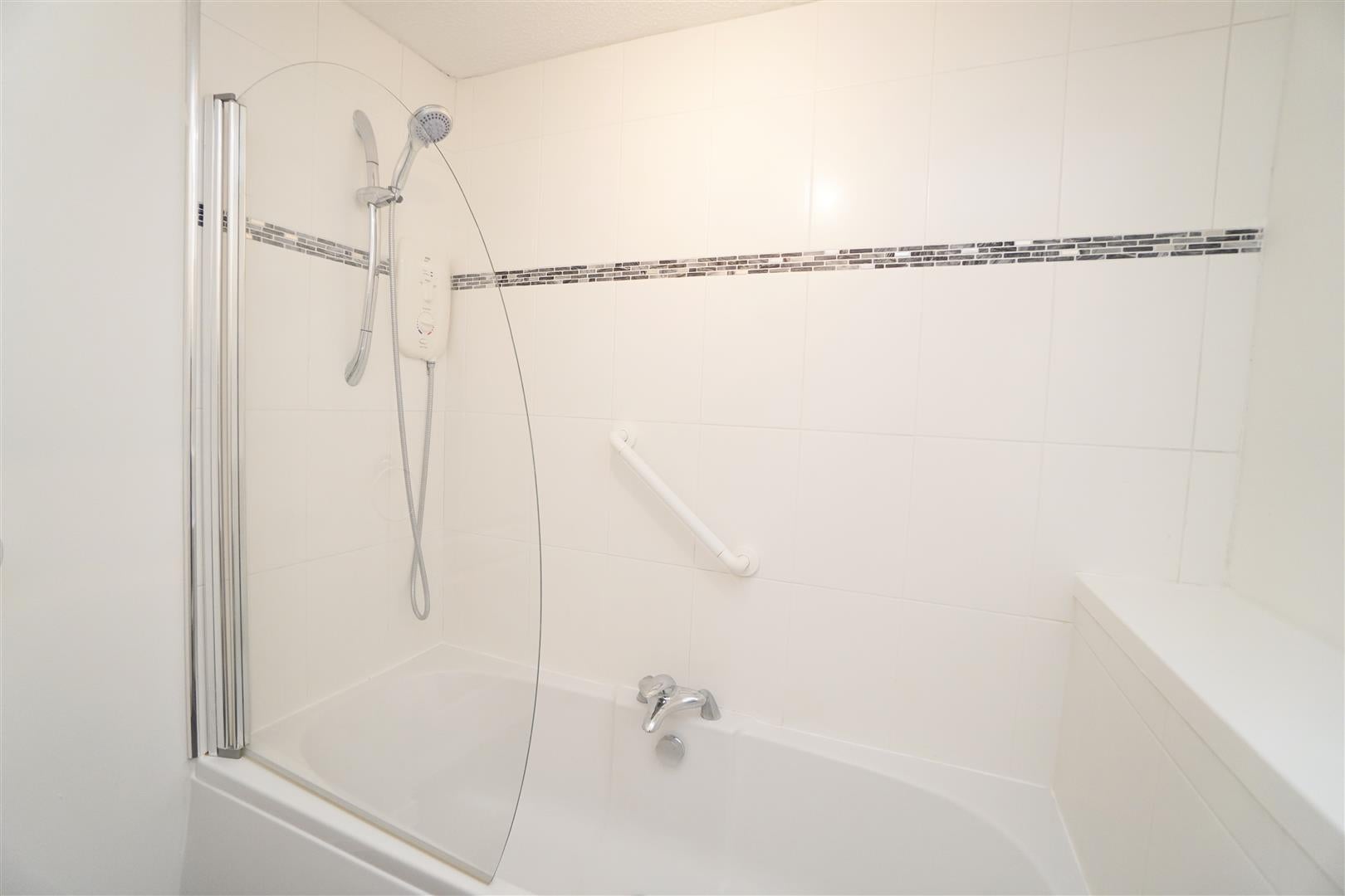 Flat New Lairdsland Road in Kirkintilloch