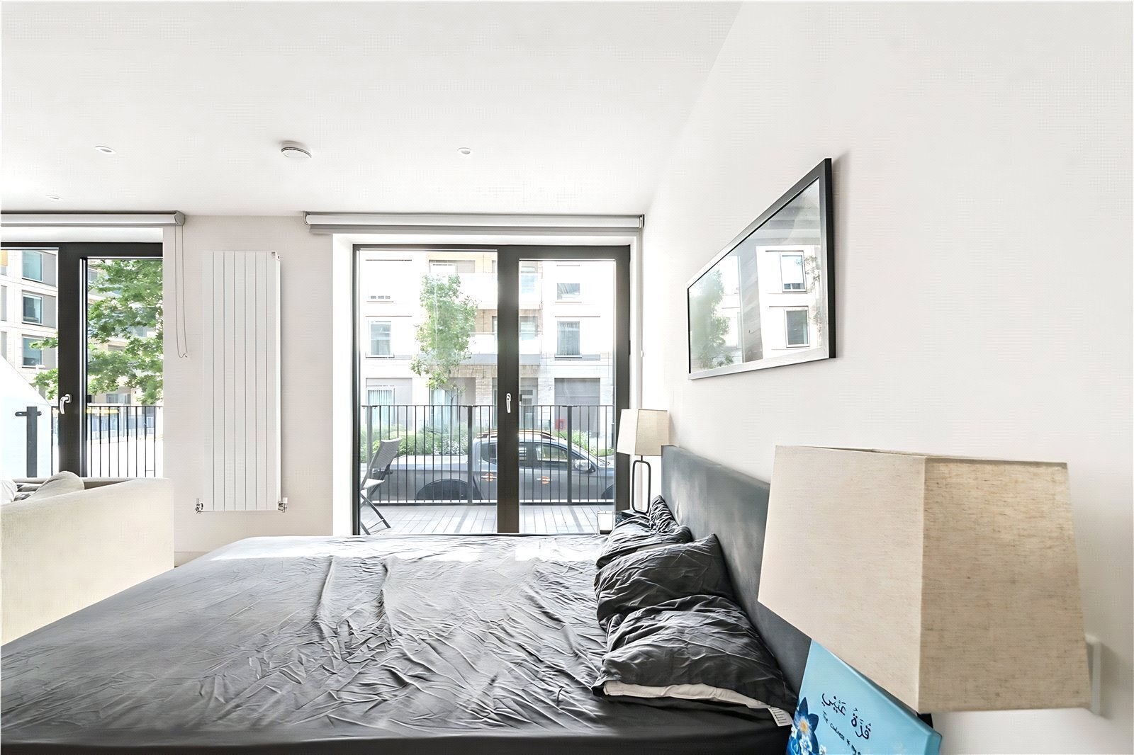 Flat Royal Crest Avenue in Greater London