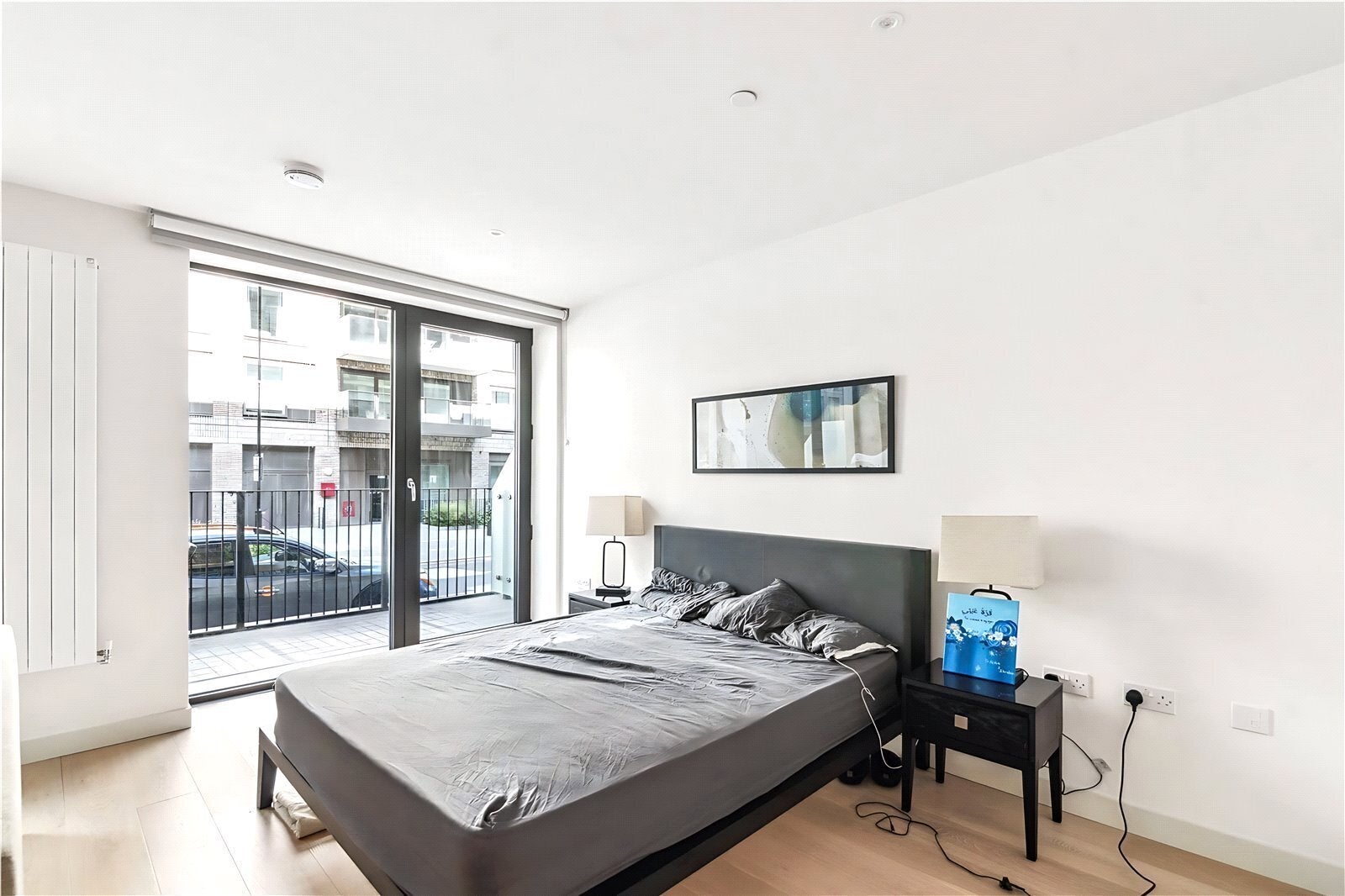 Flat Royal Crest Avenue in Greater London