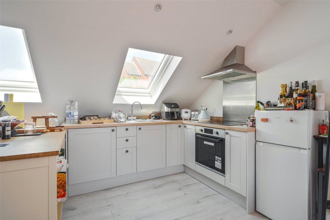 Flat Denmark Street in Wokingham