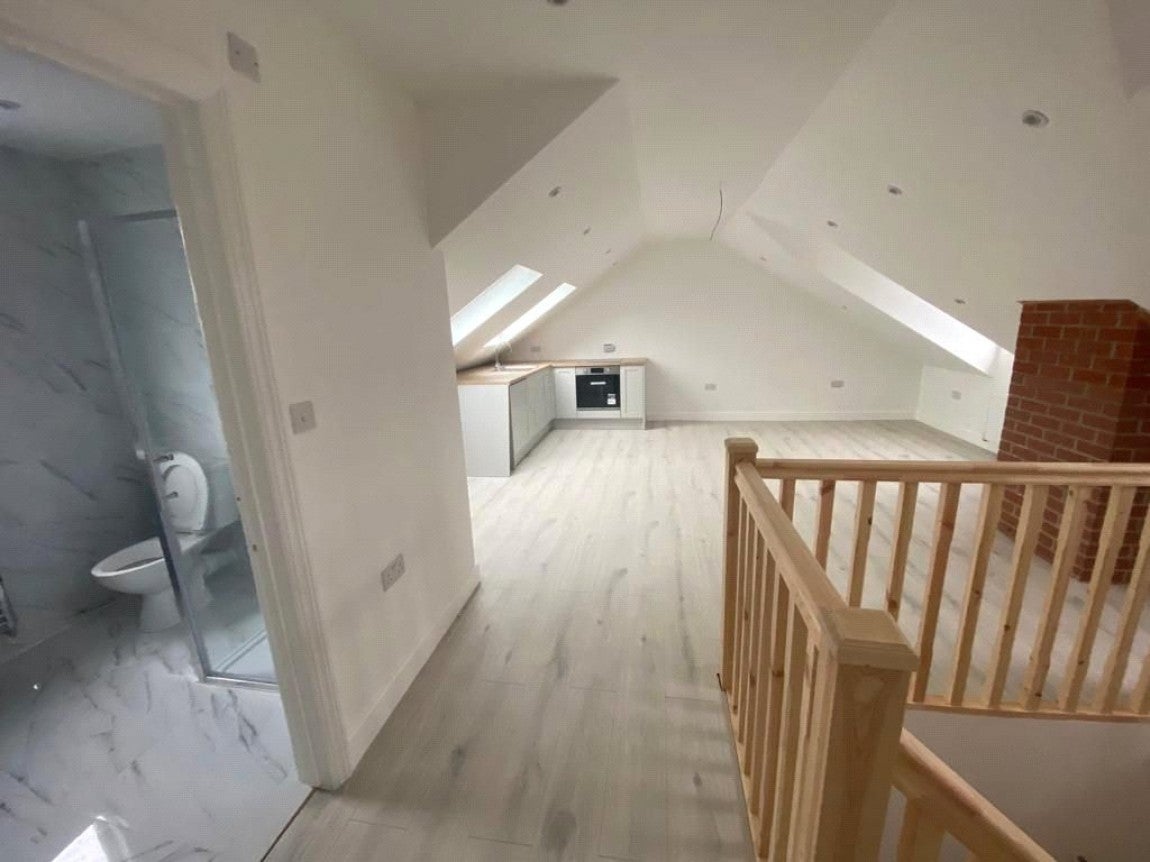 Flat Denmark Street in Wokingham